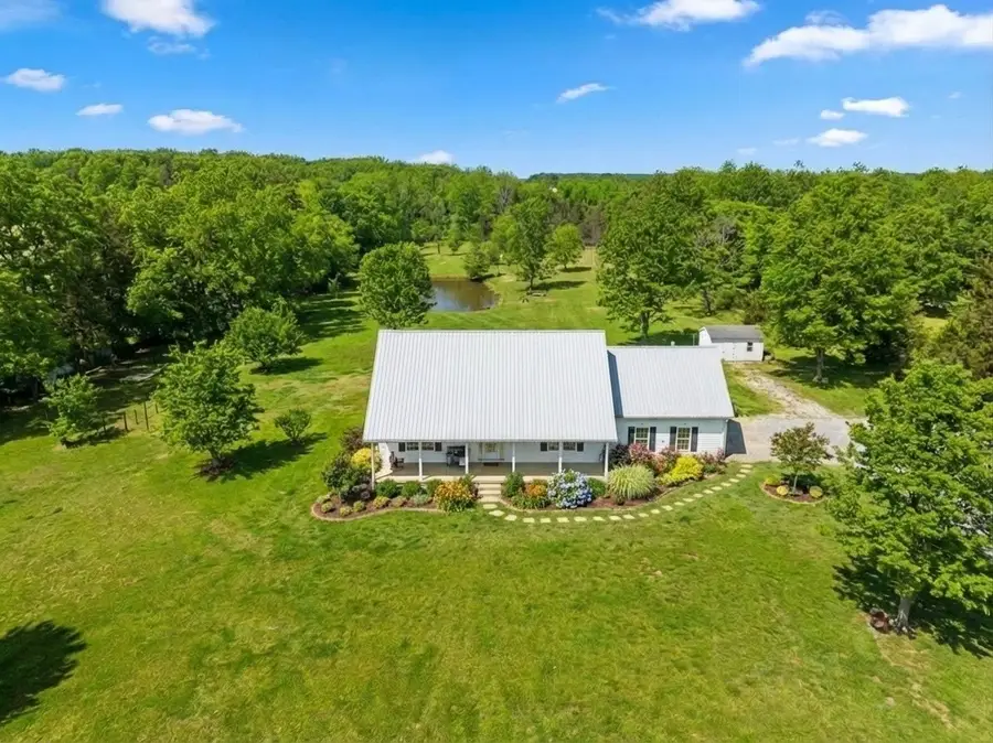 954 Newt Vanattia Rd, Hillsboro, TN 37342 - #2