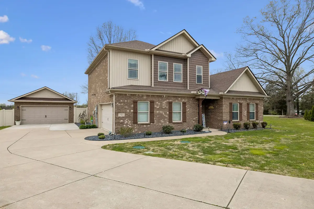 2501 Pinnacle Dr, Chapel Hill, TN 37034 - #1