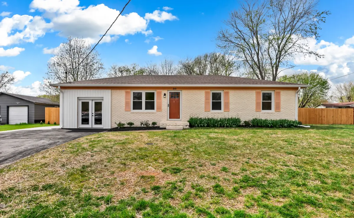 3909 Tanglewood Dr, Hopkinsville, KY 42240 - #1