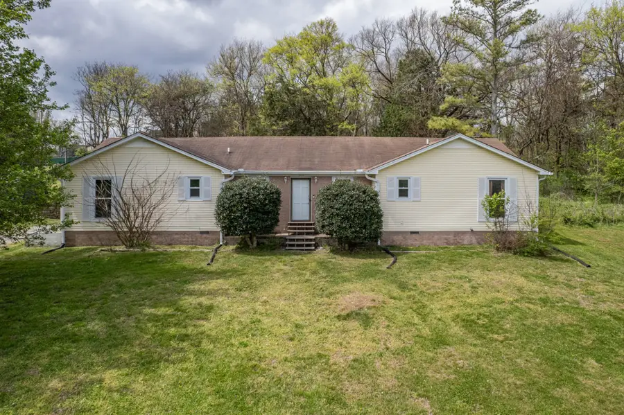 511 N Main St, Cornersville, TN 37047 - #3