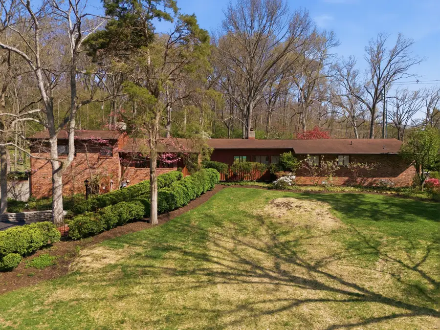 6002 Hickory Valley Rd, Nashville, TN 37205 - #2