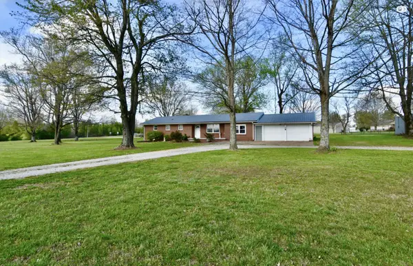 946 Monument Rd, Summertown, TN 38483