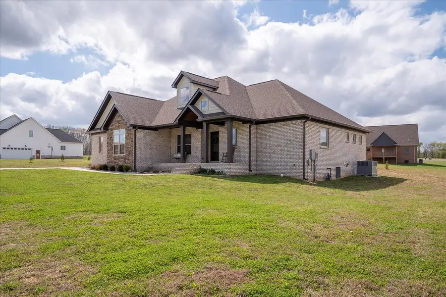 114 Hurst Dr, Leoma, TN 38468 - #3