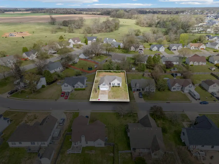 1197 Snoopy Dr, Clarksville, TN 37040 - #2