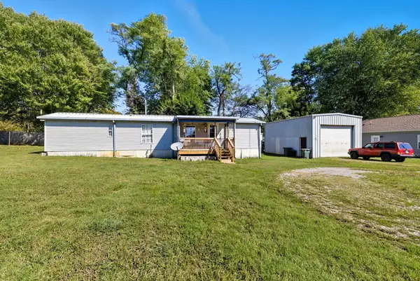 207 Center St, Portland, TN 37148