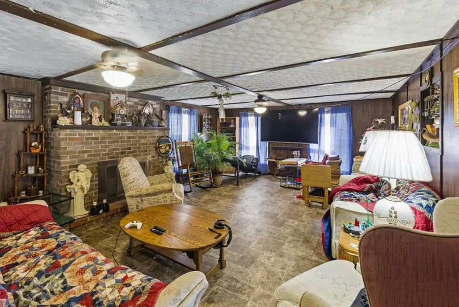 207 Center St, Portland, TN 37148 - #3