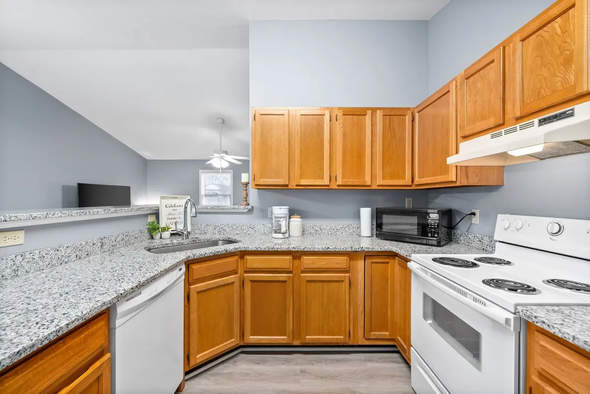 2921 Pawnee Dr, Hopkinsville, KY 42240 - #1