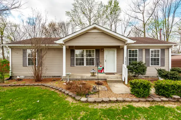 2342 Old Greenbrier Pike, Greenbrier, TN 37073