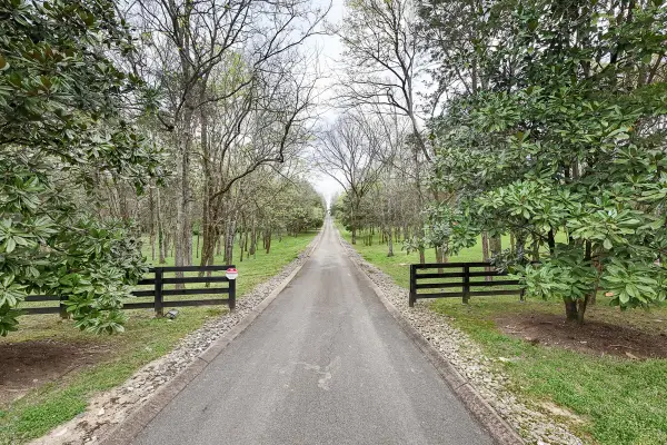 110 Spencer Creek Rd, Franklin, TN 37069