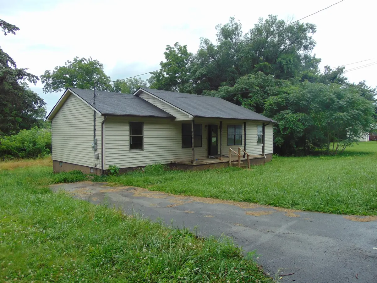 211 Wilson St, Winchester, TN 37398 - #1
