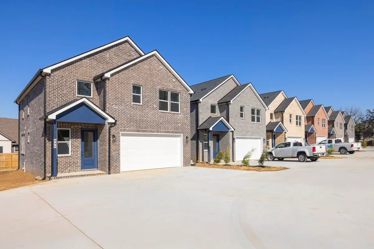 449 Sandhill Rd, La Vergne, TN 37086 - #1