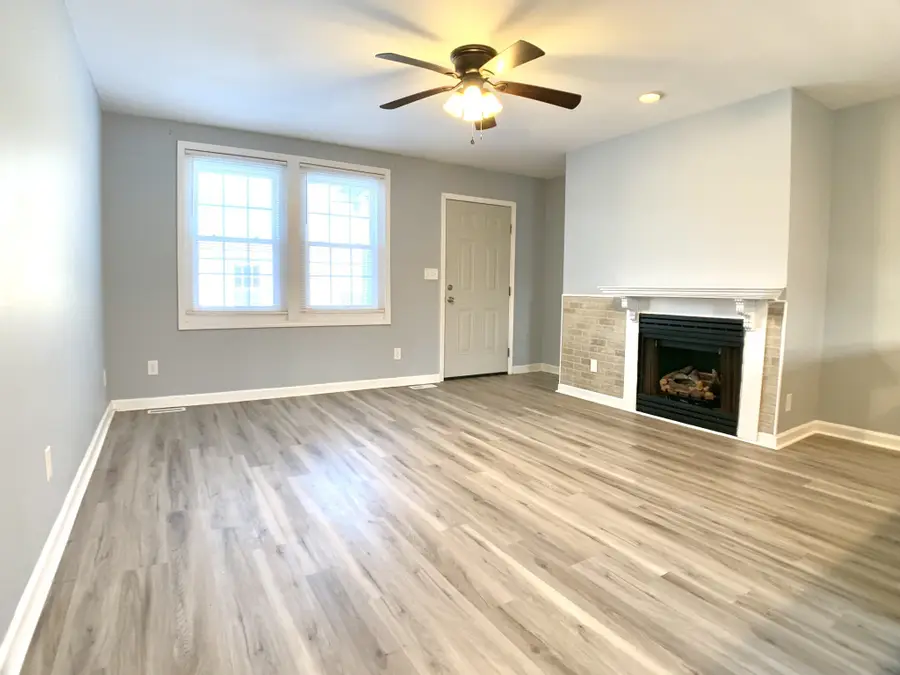 211 Lexington Dr, Clarksville, TN 37042 - #3