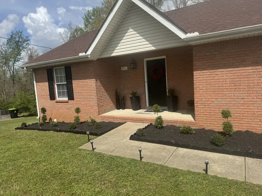 901 Lindsey Dr, Clarksville, TN 37042 - #2