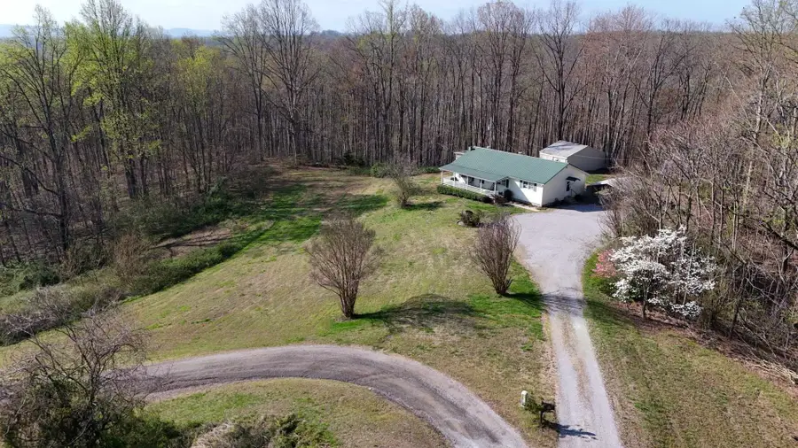 214 Dont Care Ln, Celina, TN 38551 - #2