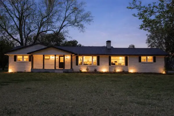 2194 Hampshire Pike, Columbia, TN 38401