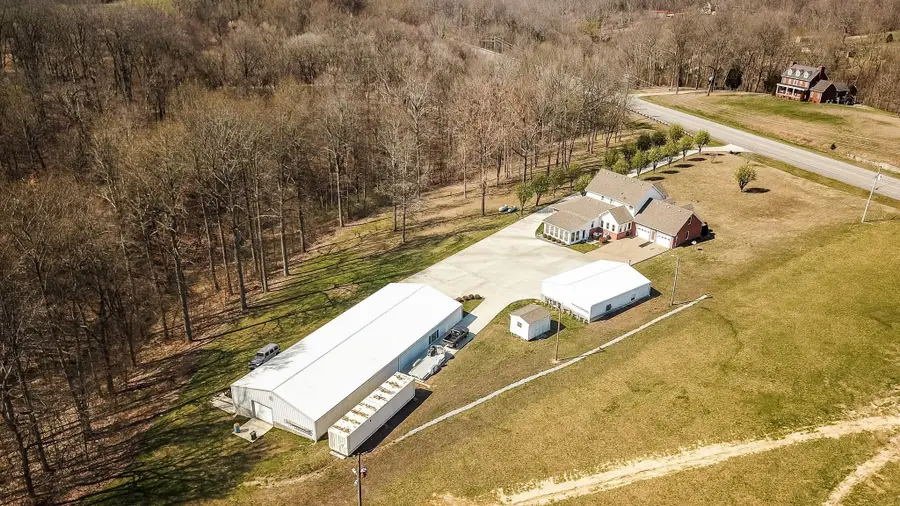 1626 New Highway 52 E, Westmoreland, TN 37186 - #2