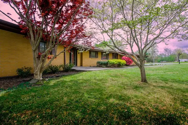 1213 Mayes Dr, Greenbrier, TN 37073