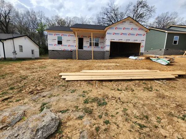 318 Pine Hill Dr, Hopkinsville, KY 42240