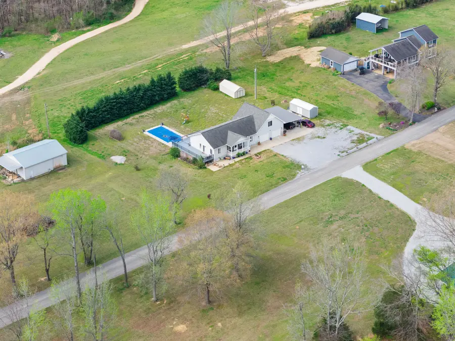 198 Yarbro Harbor Dr, Decaturville, TN 38329 - #3