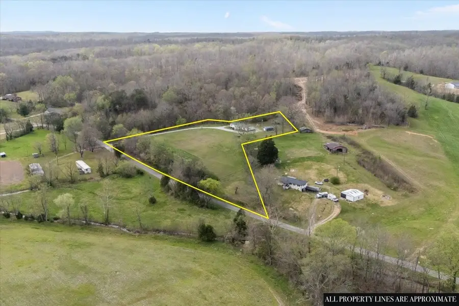 1644 W Blue Creek Rd, Waverly, TN 37185 - #2