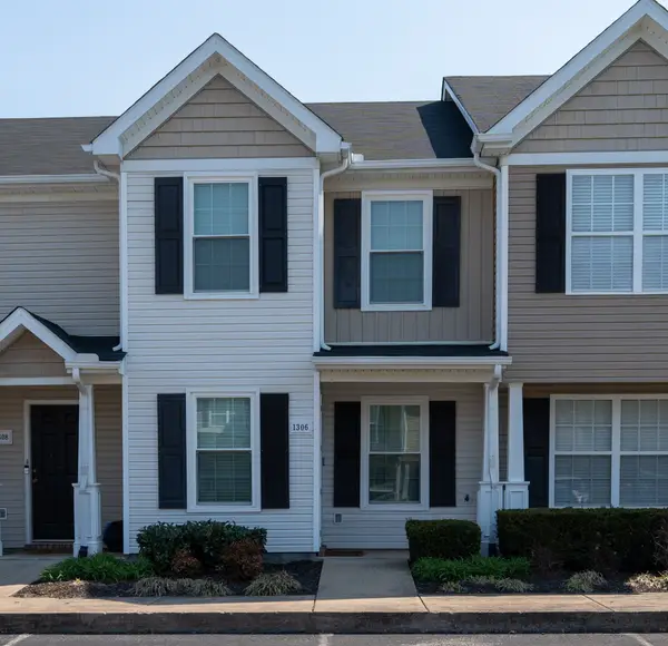 1306 Tweedle Ct, Murfreesboro, TN 37130