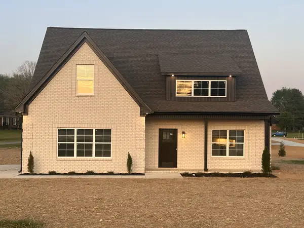 608 Golf Club Dr, Smithville, TN 37166