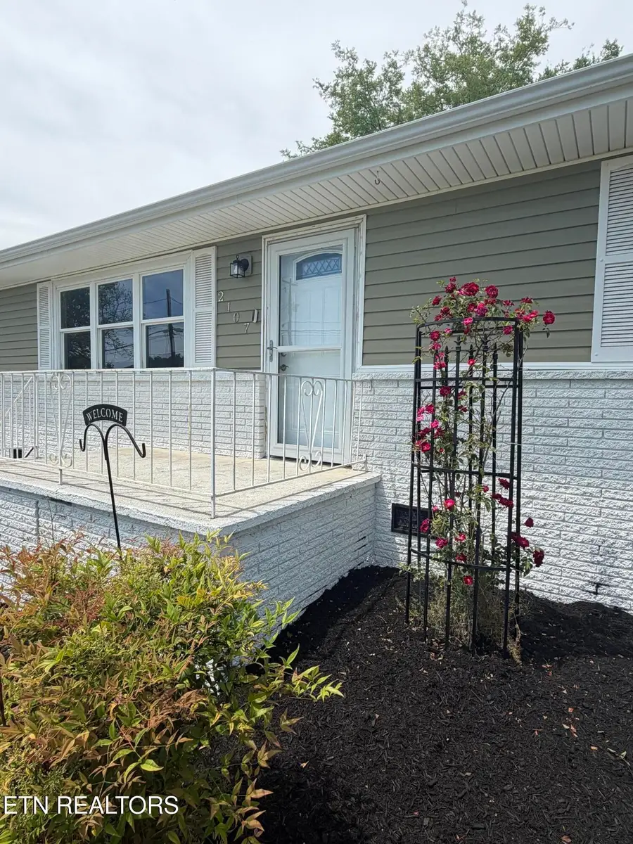 2107 Tipton Station Rd, Knoxville, TN 37920 - #2
