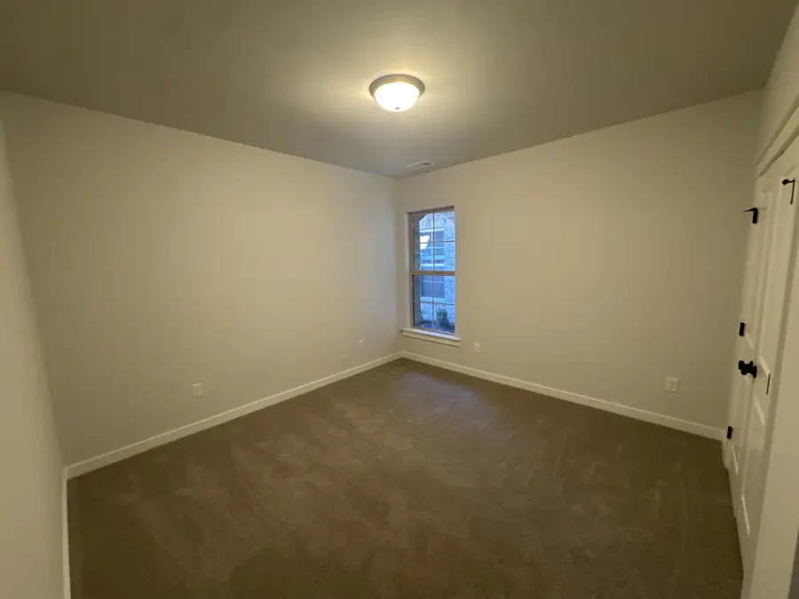 565 W Foxrun, Springfield, TN 37172 - #3