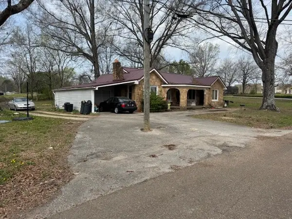 176 Buckner St, Parsons, TN 38363
