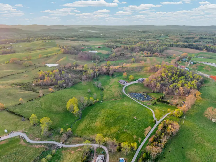 389 Great Valley Ln, Livingston, TN 38570 - #2