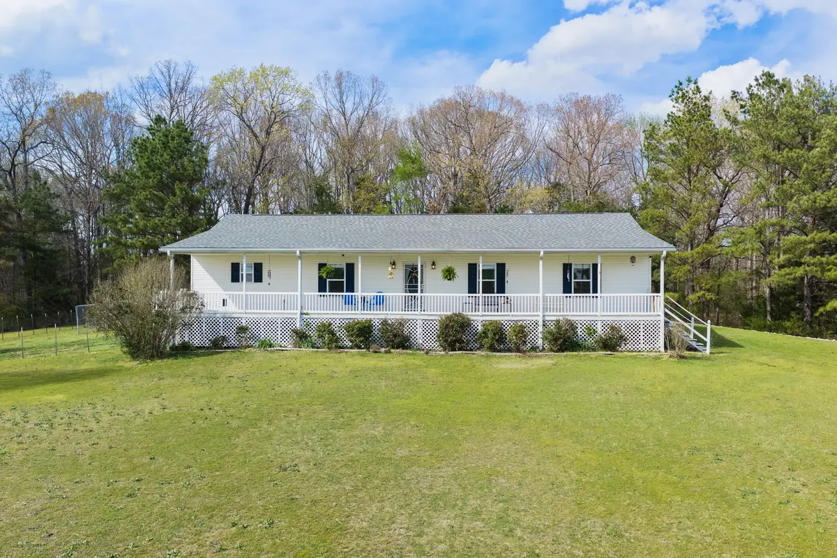 55 Sunshine Cv, Scotts Hill, TN 38374 - #1