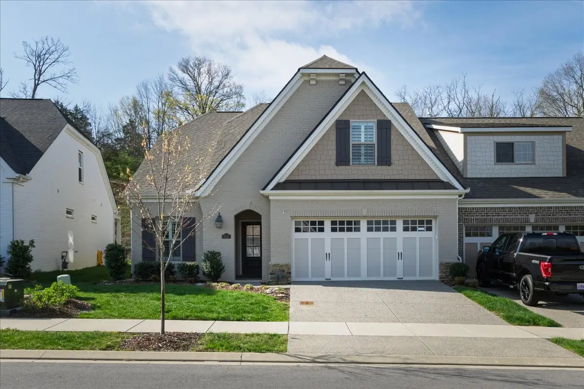 919 Cherry Grove Dr, Hendersonville, TN 37075 - #1