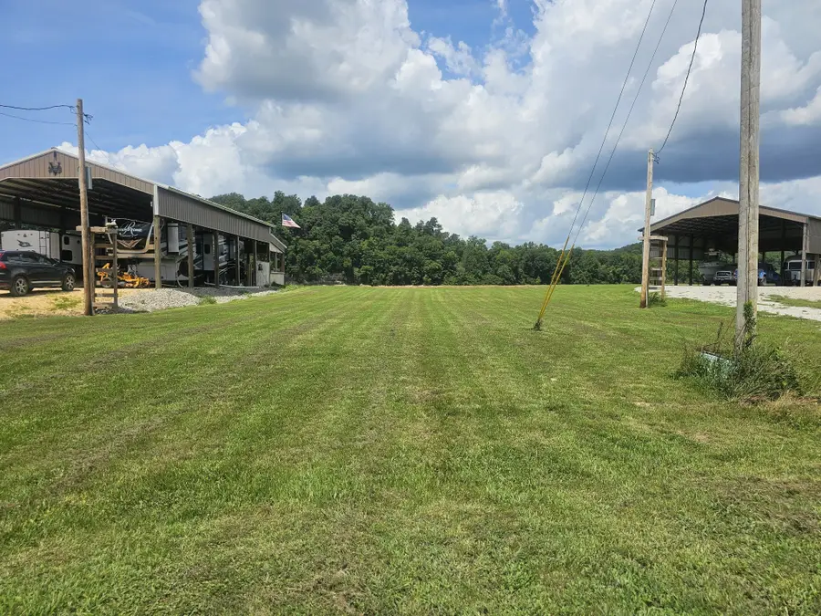 2271 Hardin Bottom River Rd, Clifton, TN 38425 - #2