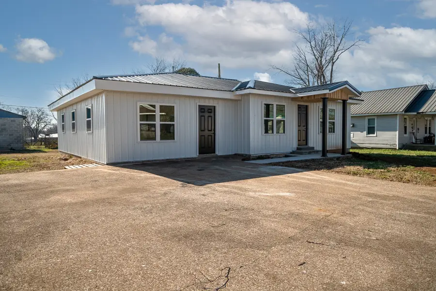 301 Simpson St, Lawrenceburg, TN 38464 - #3