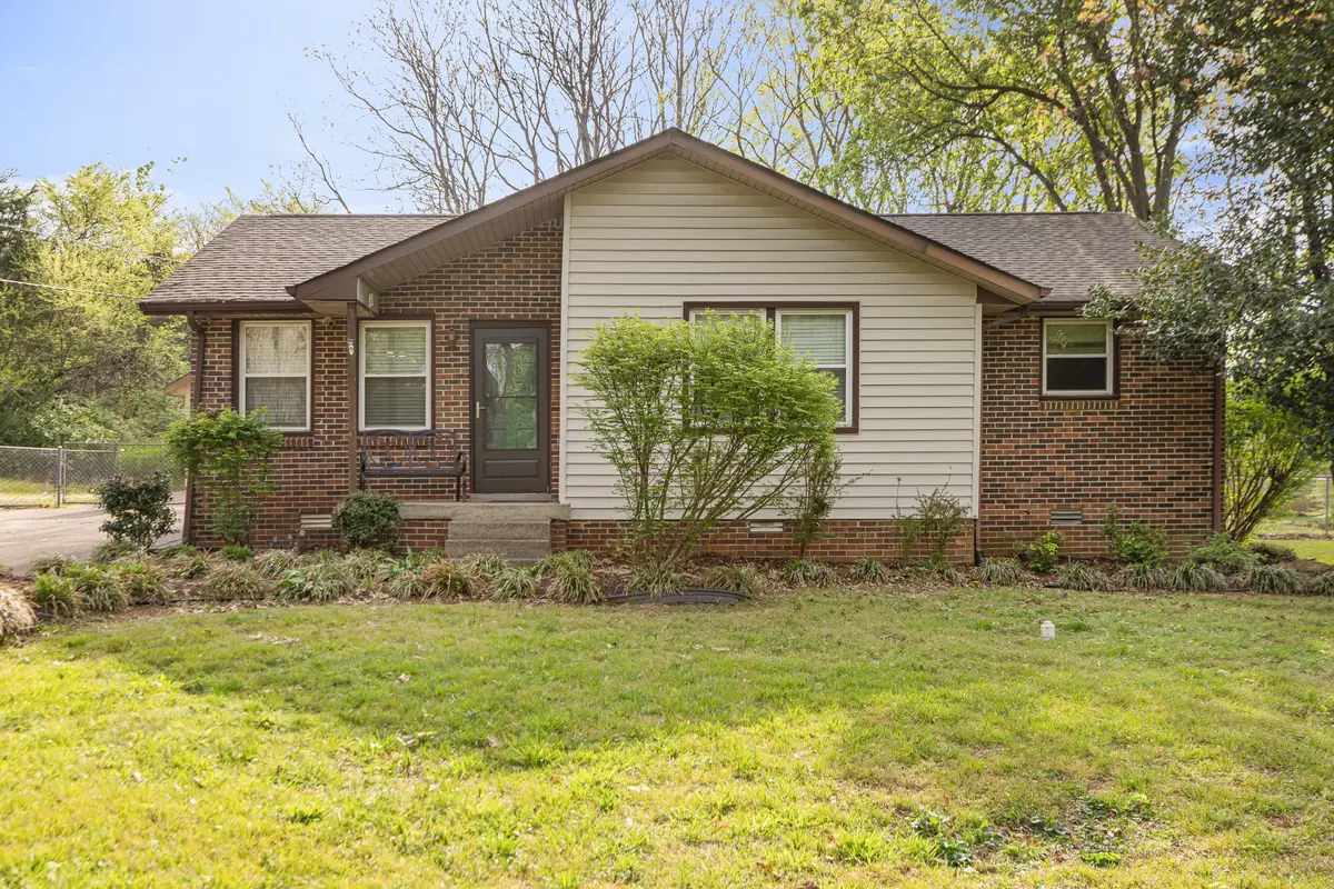 221 Stewart Ave, Smyrna, TN 37167 - #1