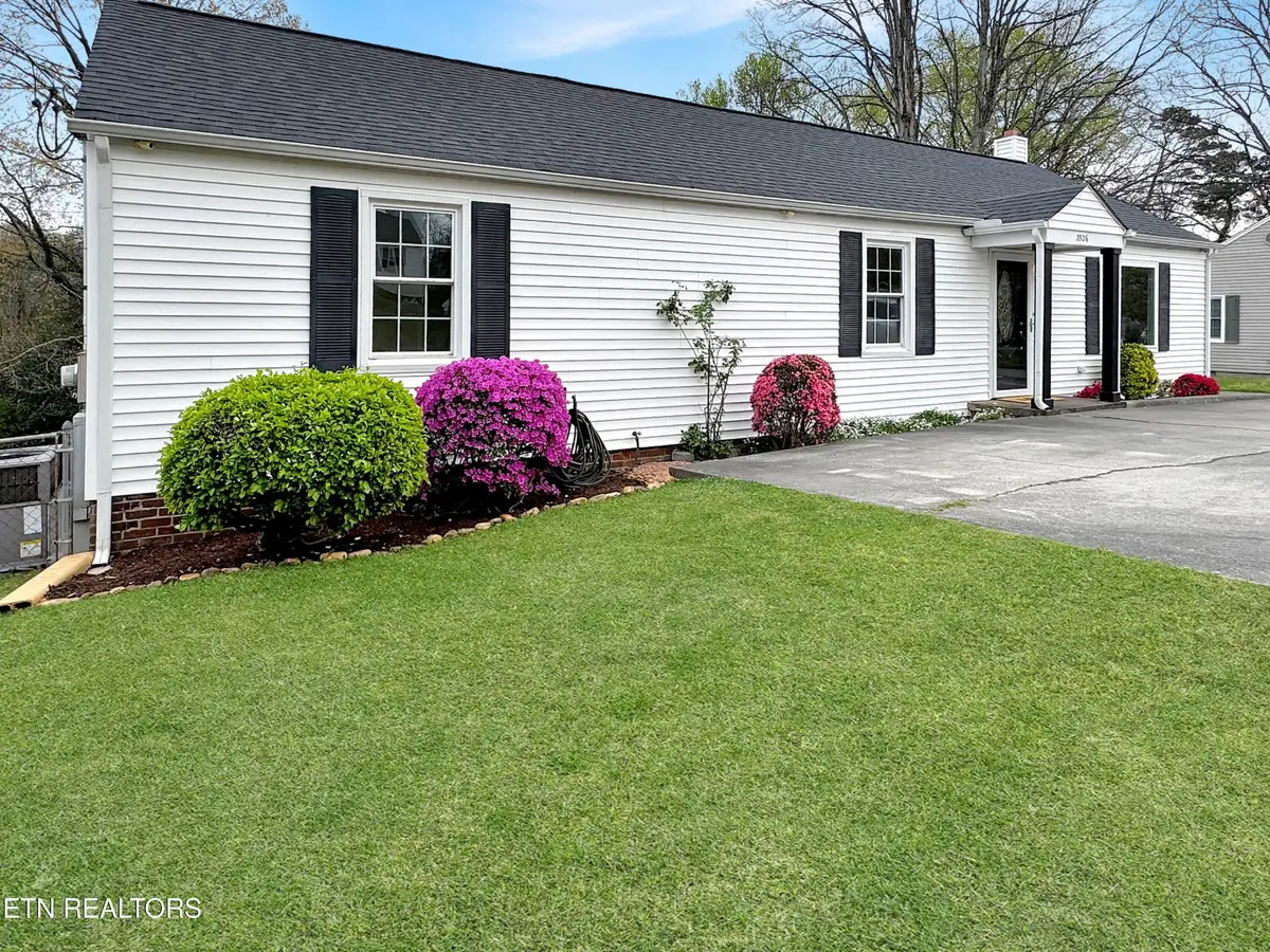 3526 Fountain Park Blvd, Knoxville, TN 37914 - #1