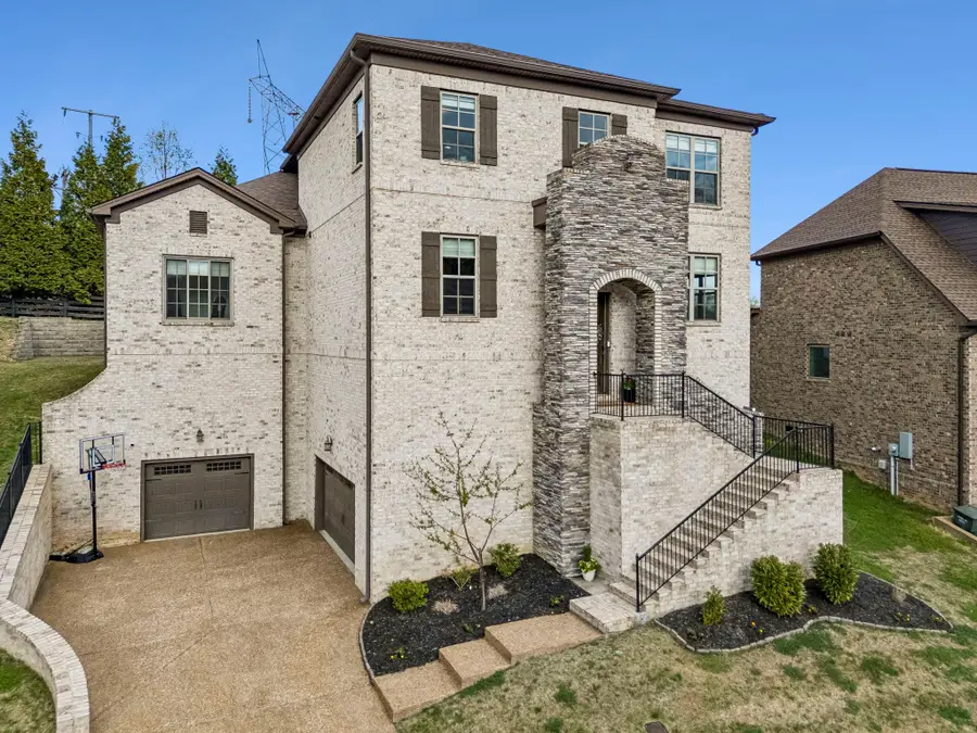 7113 Natchez Pointe Pl, Nashville, TN 37221 - #2