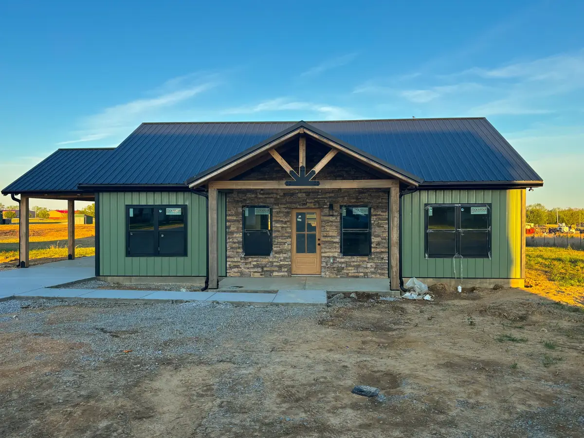 150 Edgewood Dr, Hohenwald, TN 38462 - #1