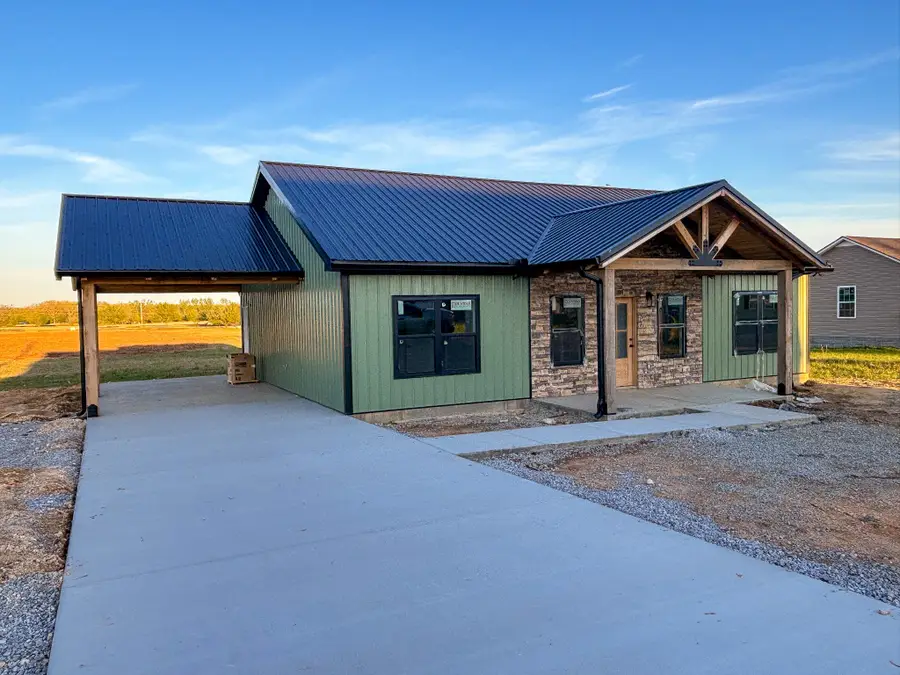 150 Edgewood Dr, Hohenwald, TN 38462 - #2