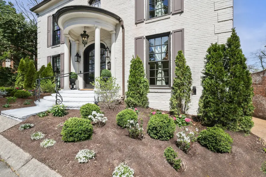 2126 Golf Club Ln, Nashville, TN 37215 - #2