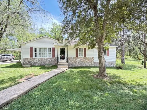 101 Walnut St, Decherd, TN 37324