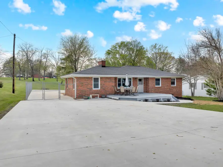 115 Franklin St, McMinnville, TN 37110 - #3