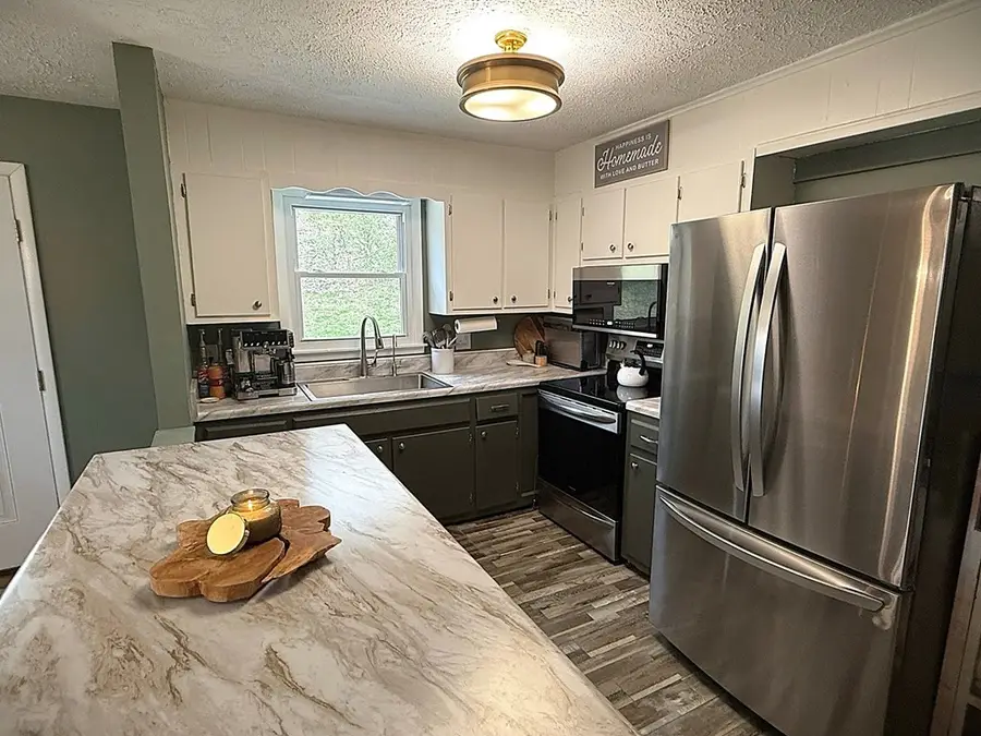 729 Jefferson Ave, Sparta, TN 38583 - #2