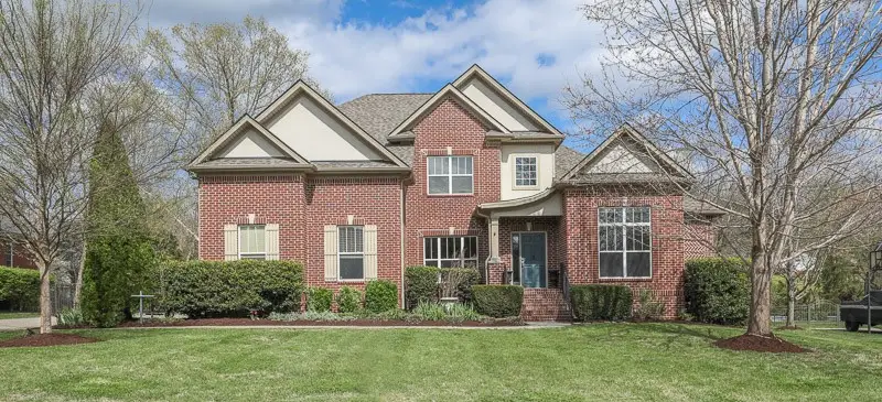 1060 Dorset Dr, Hendersonville, TN 37075 - #1