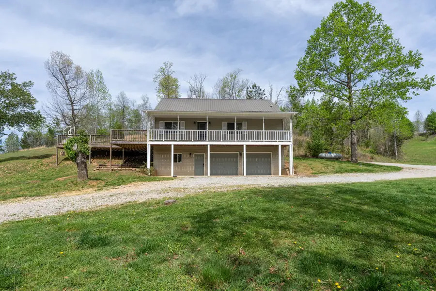 1819 Lawrenceburg Hwy, Waynesboro, TN 38485 - #3