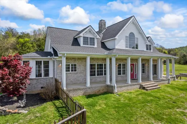 216 Old Wolf Hill Rd, Bethpage, TN 37022