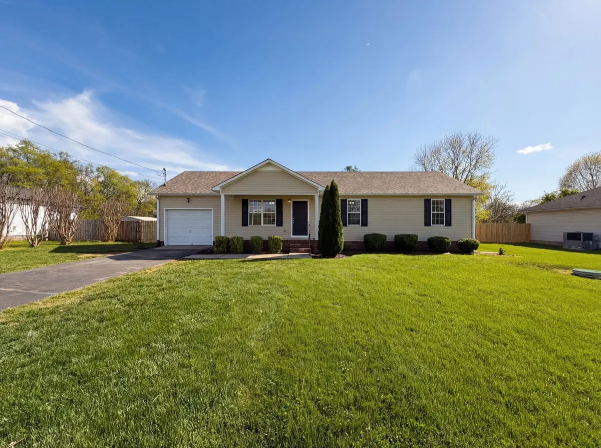 2310 Forrest Fields Dr, Chapel Hill, TN 37034 - #1