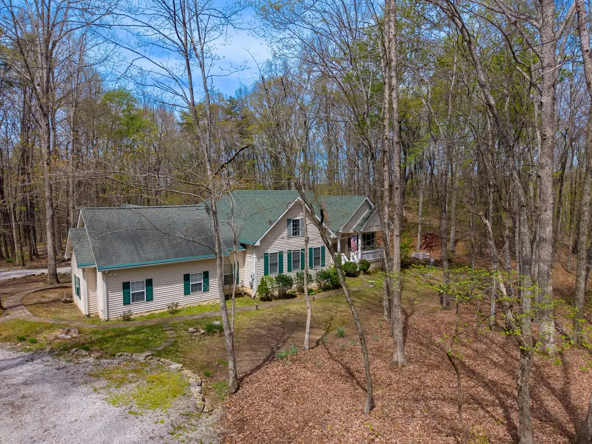 455 Bluff View Dr, Spencer, TN 38585 - #1