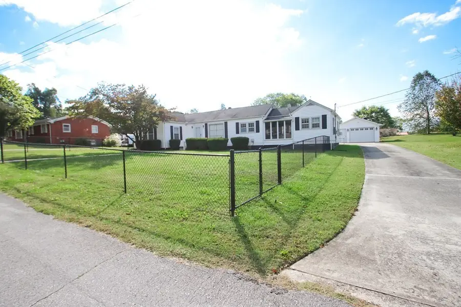 319 Mount View Dr, Sparta, TN 38583 - #3