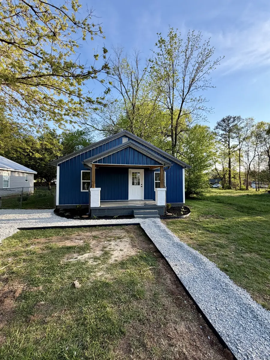 509 3rd St, Lawrenceburg, TN 38464 - #2